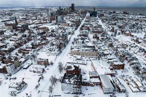 Death toll from US winter storm reaches 60, more snow expected