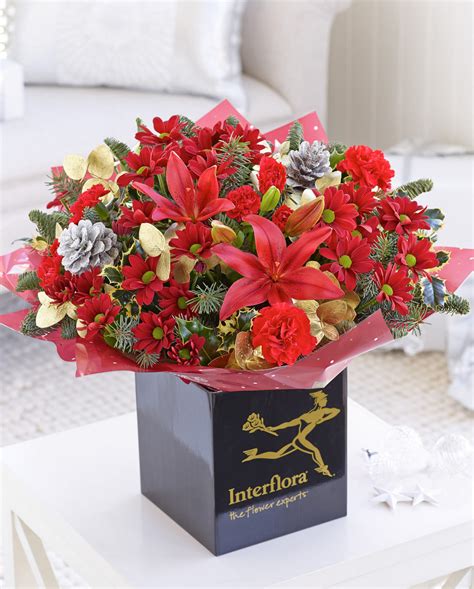 Christmas Cracker Hand-tied from Interflora #ChristmasGiftGuide - LittleStuff