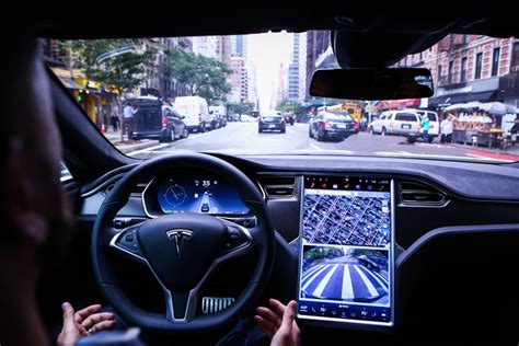 Tesla's big Autopilot update reaches a handful of cars - AIVAnet