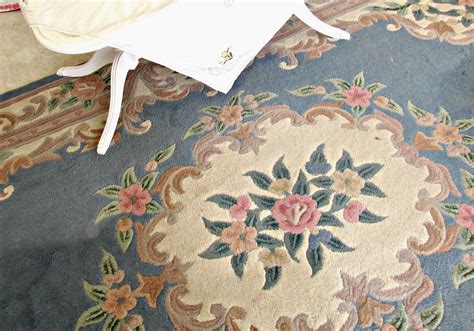 Penny's Vintage Home: Vintage Blue & Pink Wool Rug looks fabulous | Rugs, Wool rug, Floral rug