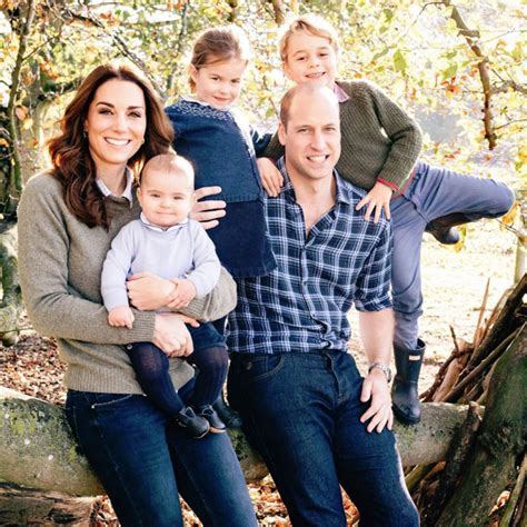 Prince William and Kate release family xmas card - Entertainment - Emirates24|7