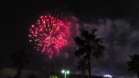 4th of July Fireworks @ the Wharf - YouTube