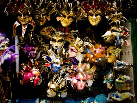 File:Venetian masks - shop in Venice.jpg - Wikimedia Commons