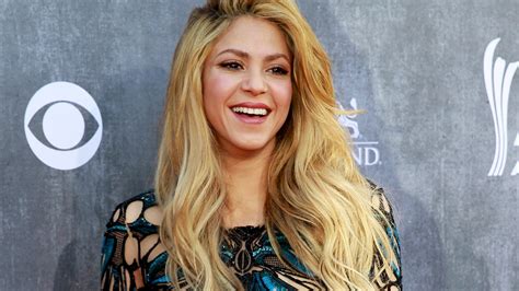 Shakira is barely recognizable with fiery new red hair color | Fox News