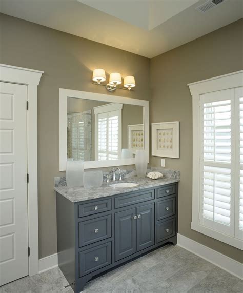 20+ Bathroom Colors With Gray Vanity - DECOOMO