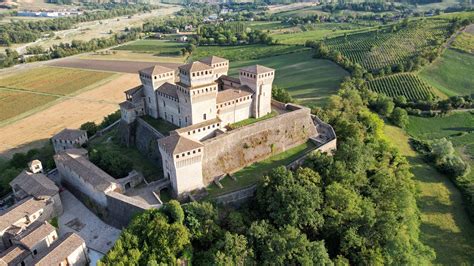 Castello di Torrechiara, Langhirano - Italia.it