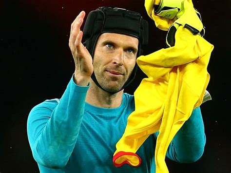 Petr Cech admits he would prefer playing WITHOUT his helmet | Goal.com