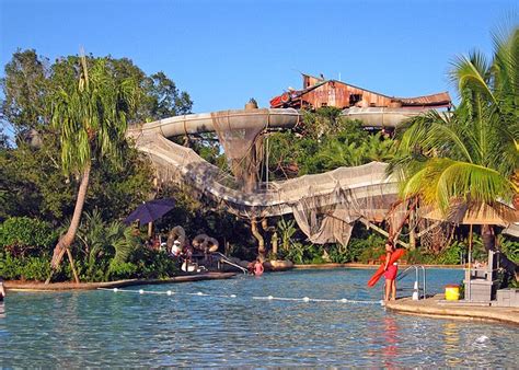 TYPHOON LAGOON-Rides