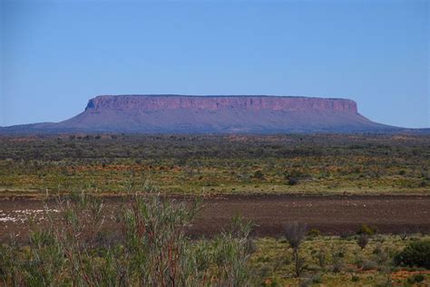 Open table : incredible flat-topped mountains around the world MOUNT CONNER , NORTHERN TERRITORY ...