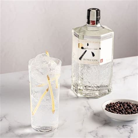 Roku Gin Gift Pack with Glass 70cl | Master of Malt