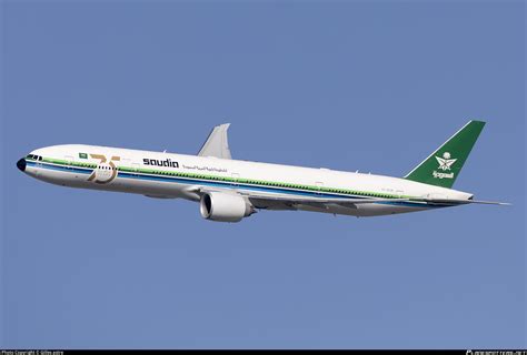 HZ-AK28 Saudi Arabian Airlines Boeing 777-368ER Photo by Gilles astre | ID 1353705 ...