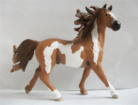 Chestnut Heartbeats: 2015 Schleich Pinto Stallion