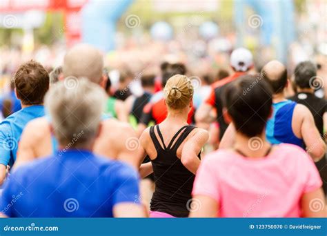 Running Crowd at the Marathon Editorial Image - Image of space, injury: 123750070