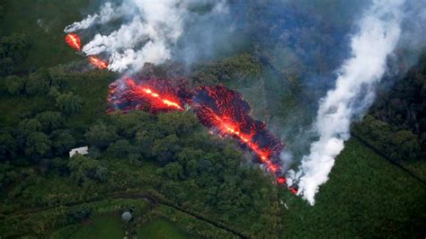 1,000-foot-long Fissure Opens on Hawaii’s Kilauea Volcano Amid Fears of an Explosive Eruption