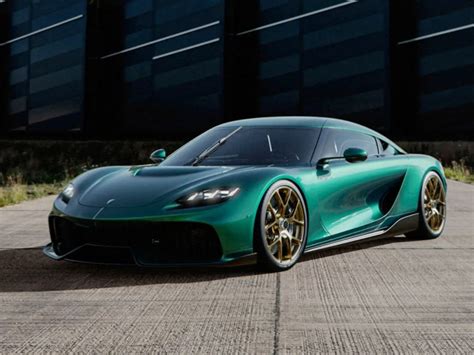 Koenigsegg Gemera Transforms into 2,300hp Hybrid V8 Monster | Man of Many