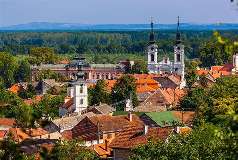 Sremski Karlovci - Most fameus baroque village in Serbia - Feel Serbia