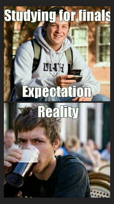 24 Memes in Real Life College Students | College memes, College senior, Freshmen vs seniors