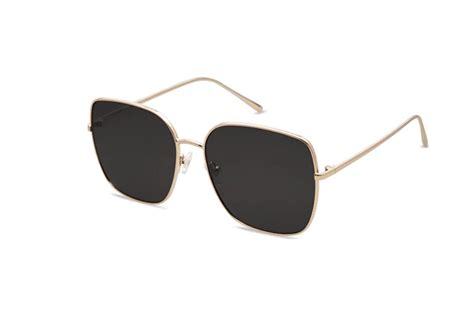 The 8 best oversized sunglasses of 2022