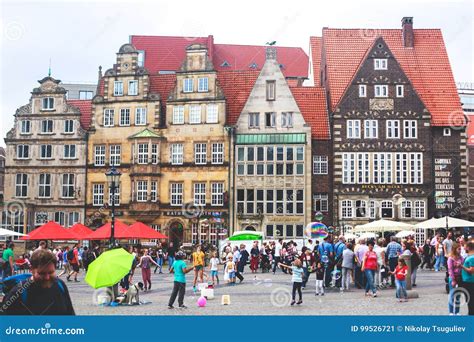 View of Bremen Market Square with Town Hall, Roland Statue and Crowd of ...