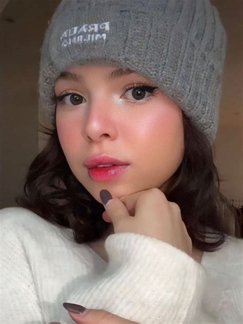 TikTok's "I'm Cold" Makeup Trend Will Make You Look Like a Snow Angel | Süßes make-up, Gesicht ...