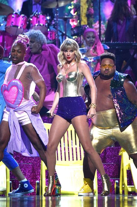 Taylor Swift – Performa live at 2019 MTV Video Music Awards-22 – GotCeleb