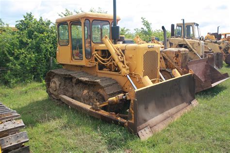 Caterpillar D4 - Tractor & Construction Plant Wiki - The classic vehicle and machinery wiki