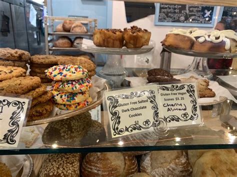 FOUR SISTERS BAKERY - 10 Photos & 21 Reviews - 136 N Dougherty St ...