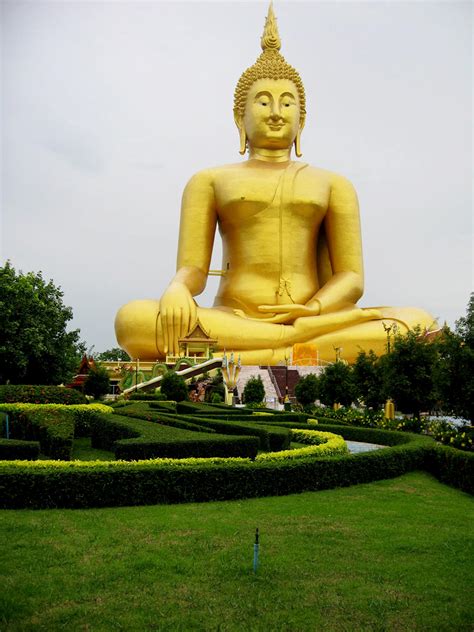 Wat Muang, największy Budda w Tajlandii