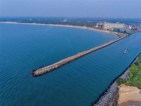 Malpe Beach - Tourist Places - Mangalore Taxis