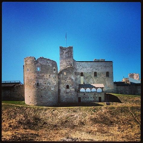 Watching Castle. Rakvere. Vol II. | Rakvere, Castle, Estonia