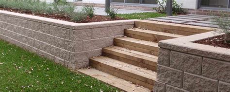 Pin by Gret on Home and design :: Outdoor living | Retaining wall ...