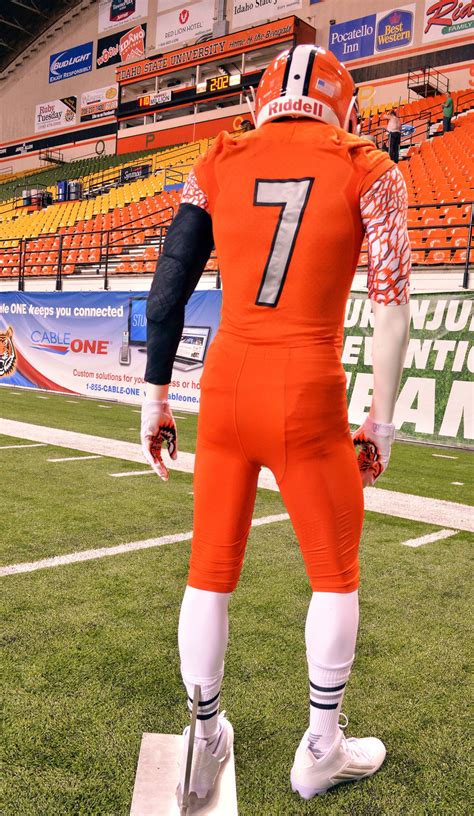ISU football: A fresh look — Idaho State unveils new all-orange uniform | Isu ...
