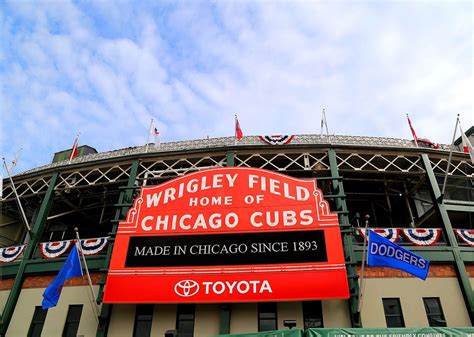 What To Expect From The Wrigley Field Crowd ? - Chicago | Sports Where I Am