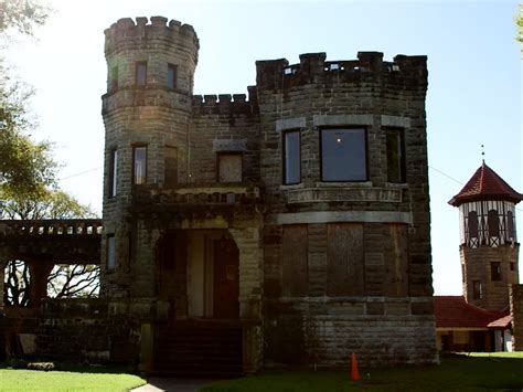 Inside Chip and Joanna Gaines' 129-year-old castle in Waco, Texas ...