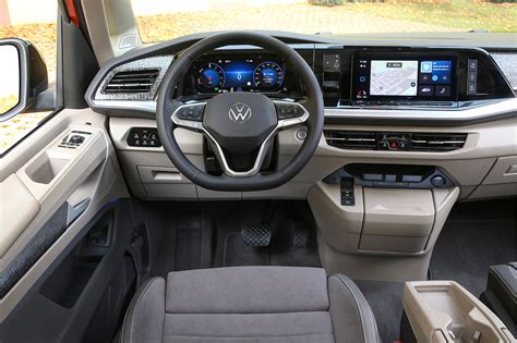 Volkswagen Multivan (2022). Price, range and equipment of the family van - Ace Mind