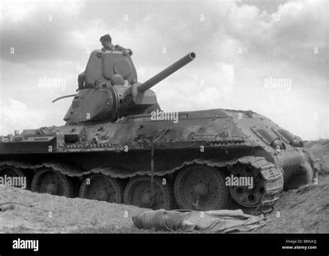 Soviet tank wwii t34 76 hi-res stock photography and images - Alamy