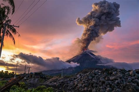 Mayon volcano eruption sparks Philippine tourism boom | ABS-CBN News