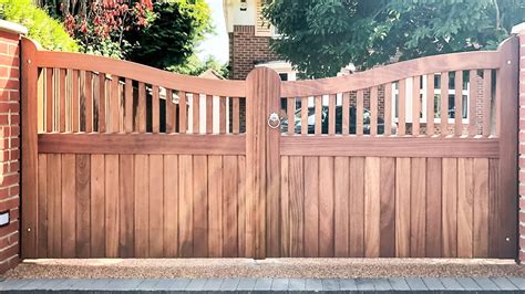 The Sway Wooden Electric driveway automation gates | Electric Gates UK