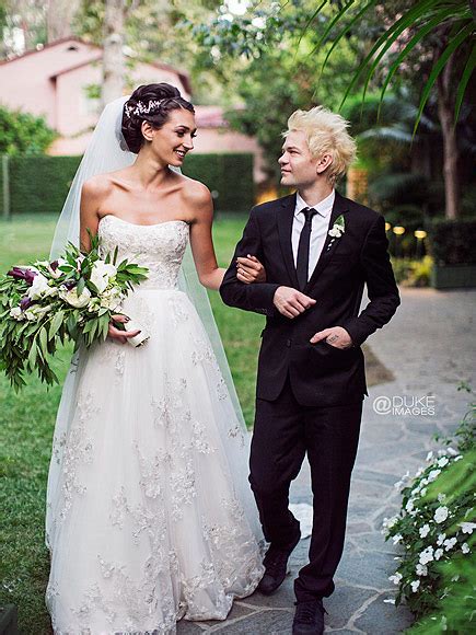 Deryck Whibley Marries Ariana Cooper: Sum 41 Rocker Ties the Knot : People.com