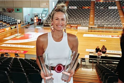 Chelsea Pitman reflects on risky move that revitalised her netball career - ABC News