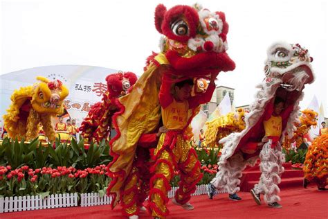 Chinese University Begins Offering Competitive Dragon, Lion Dance ...