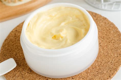 Using Cocoa Butter For Face: Benefits, How To Use And More - Eat Quick ...