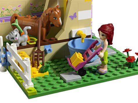 LEGO Friends 3189 Heartlake Stables - Home