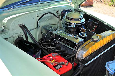 1950 Chevrolet Deluxe 235 engine - Lowrider