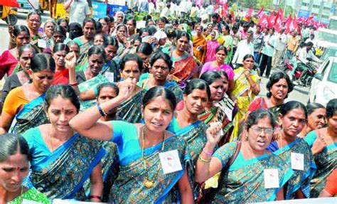 Woman ‘marries’ UP CM to highlight plight of Anganwadi workers