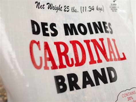 Cardinal Brand Wild Bird Feed by DES MOINES FEED & NATURE CENTER