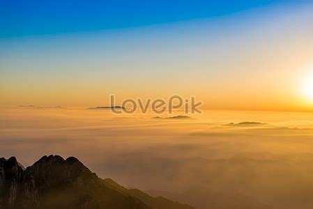 The Beautiful Scenery Of The Sunrise Mountain In Mount Danxia Picture ...