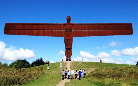 Photographing the Angel of the North – Biggsy Travels