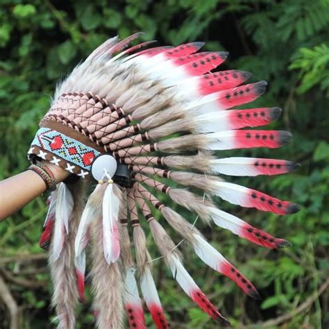 ON SALE / Feather Indian headdress replica / black and white | Etsy | Покахонтас, Идея ...