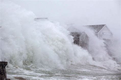 WATCH: Massive Waves Hit Marshall Islands Army Base